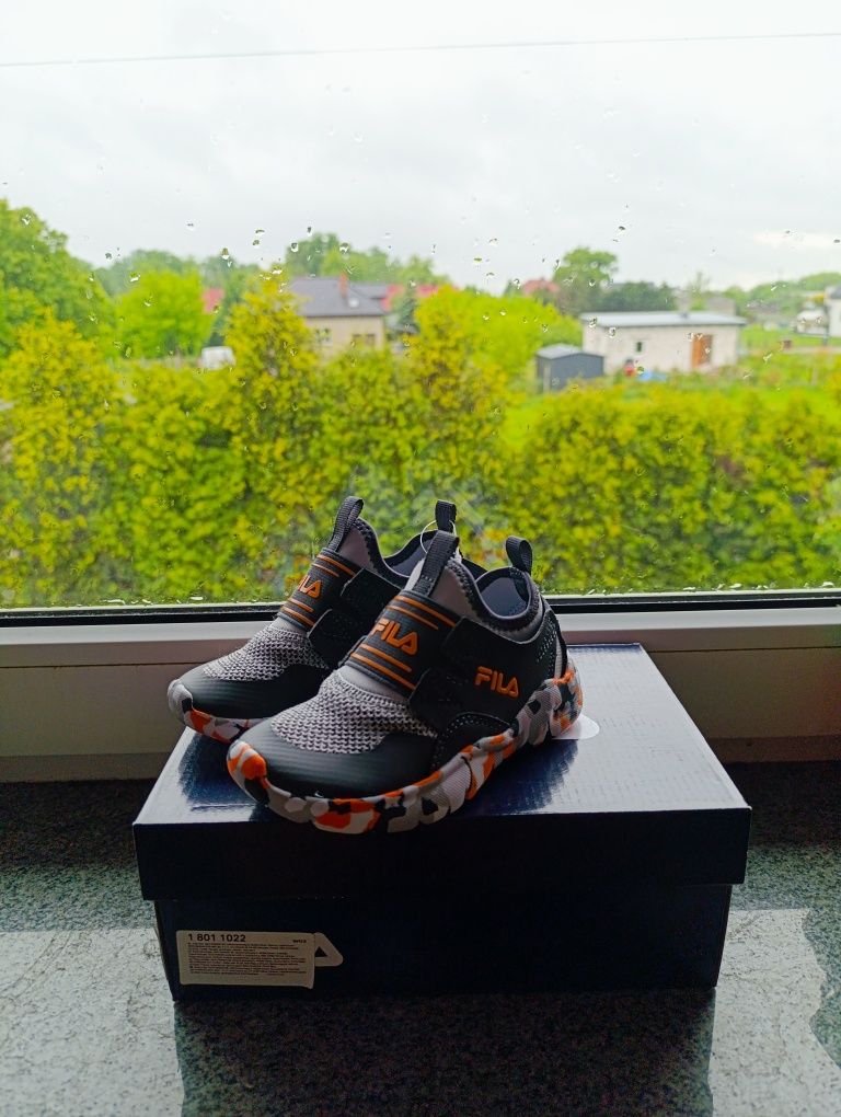 Buty sneakersy chłopięce Fila rozmiar 25