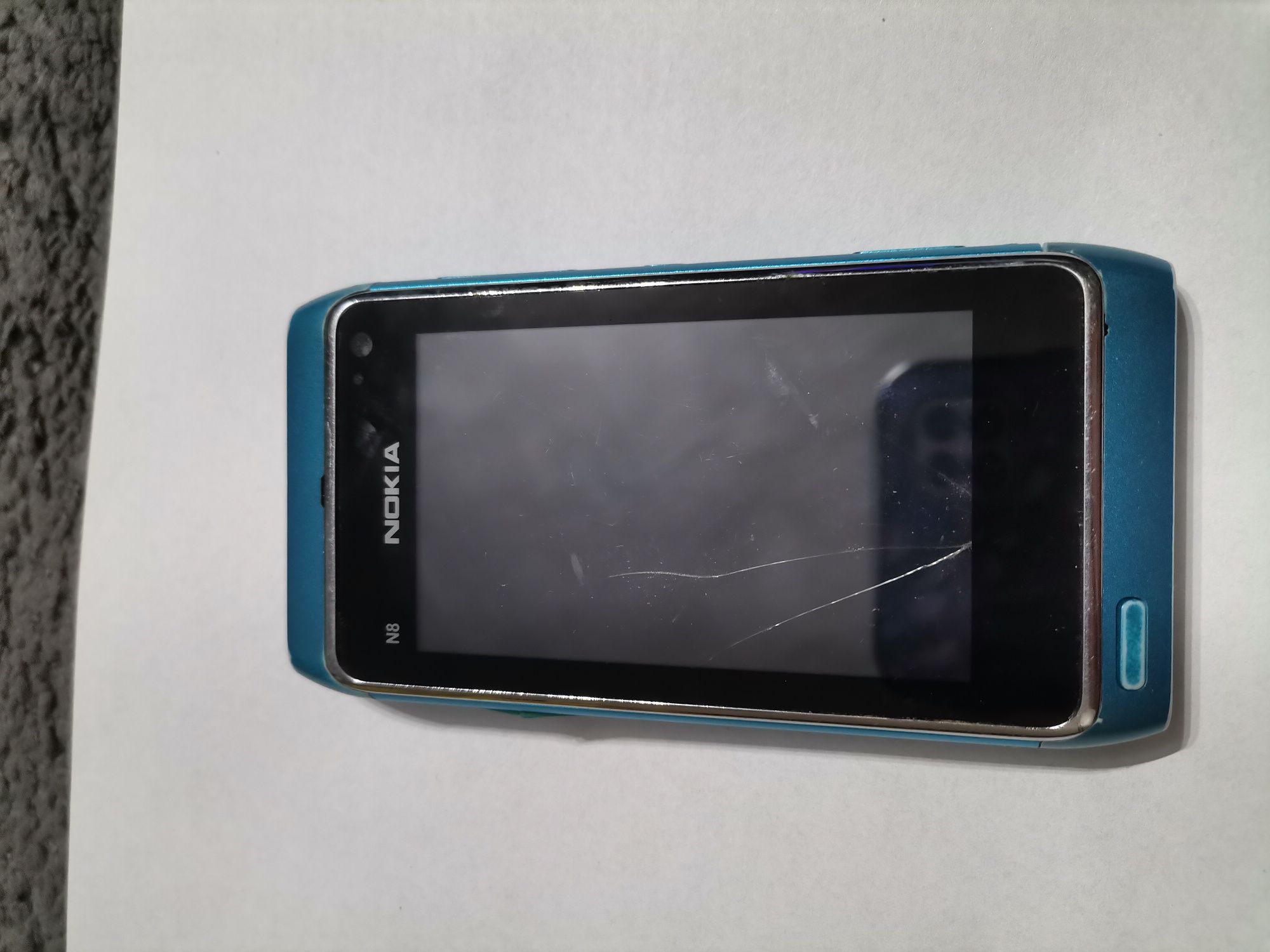 Telefon Nokia N8