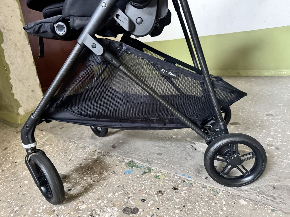Прогулочная коляска Cybex Melio Carbon Moon Black