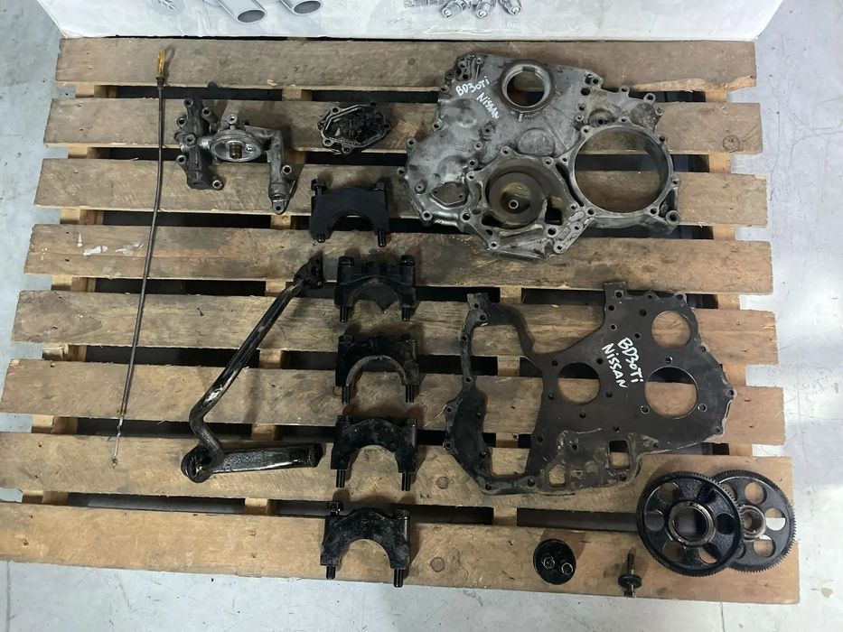 VÁRIOS MOTORES E PEÇAS DE MOTOR NISSAN CABSTAR 3.0 TD BD30