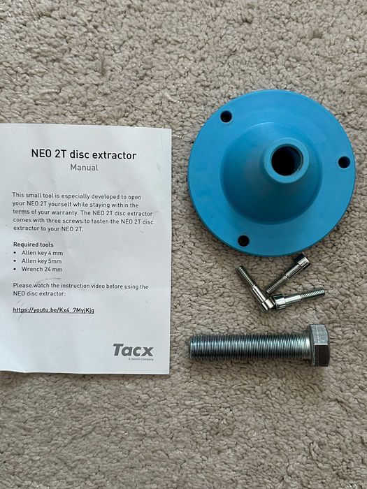 Tacx Neo 2T disc extractor