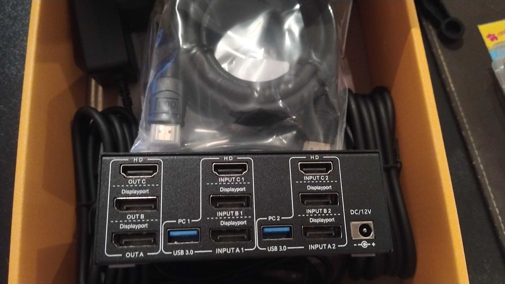 KVM 2 PC 3 Monitores