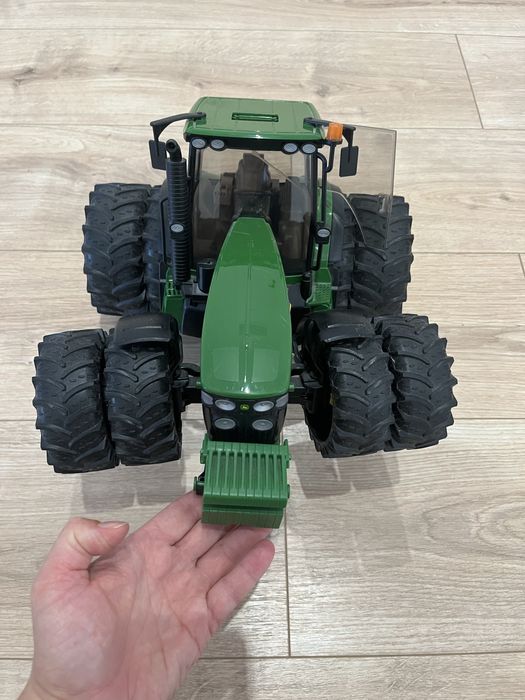 Ciągnik/traktor na licencji John Deer replika marka Bruder