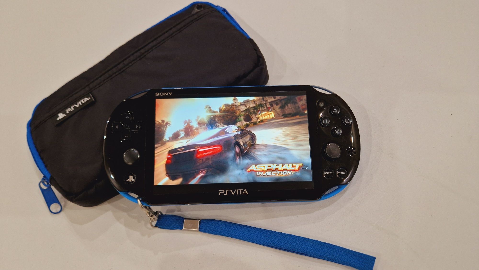 Sony Ps Vita Slim 65 игр + чехол!
