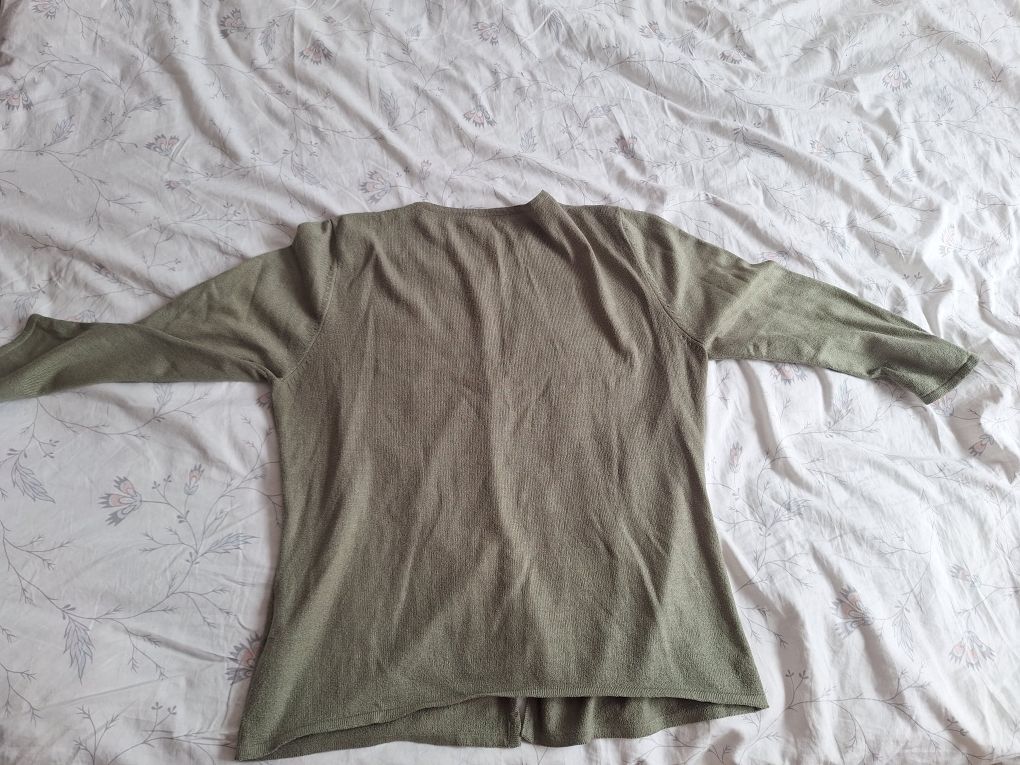 Sweter w kolorze moro