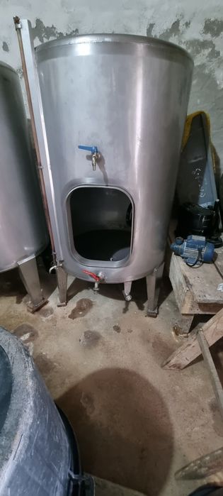 2 Cubas de Vinho em Inox – Semi-Novas | 250€ cad