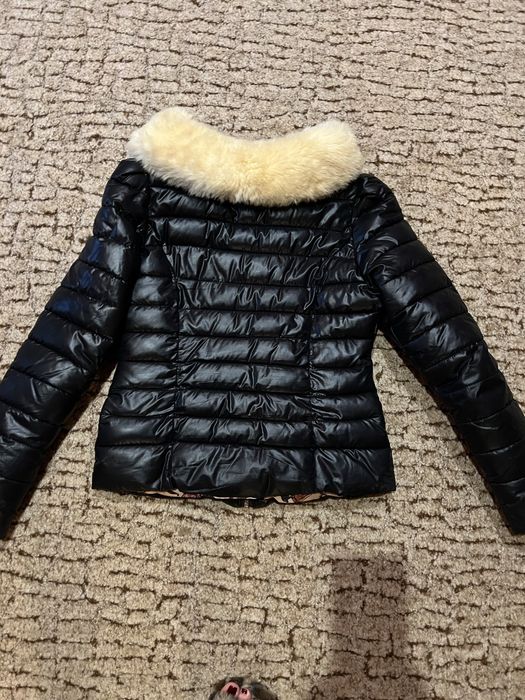 Зимова куртка для жінки чи дівчинки