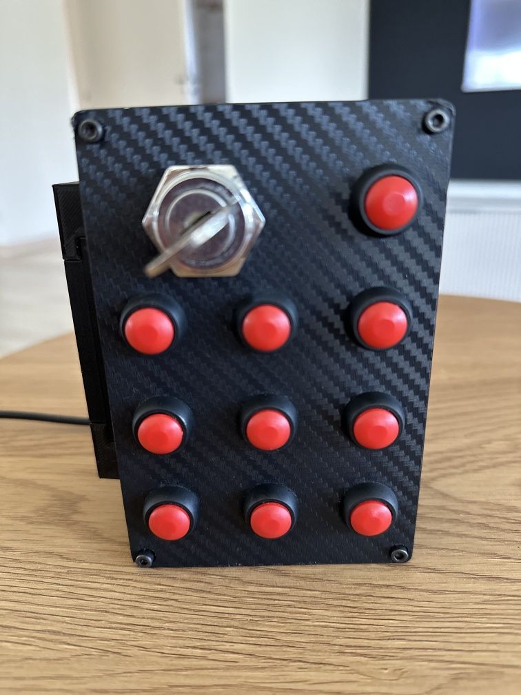 Button box, stacyjka simracing, thrustmaster, moza, logitech