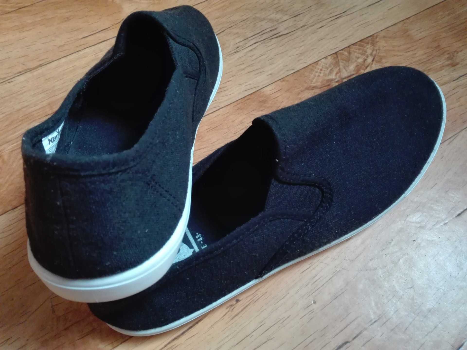 Buty żeglarskie męskie mokasyny czarne z białą podeszwą rozmiar 43.