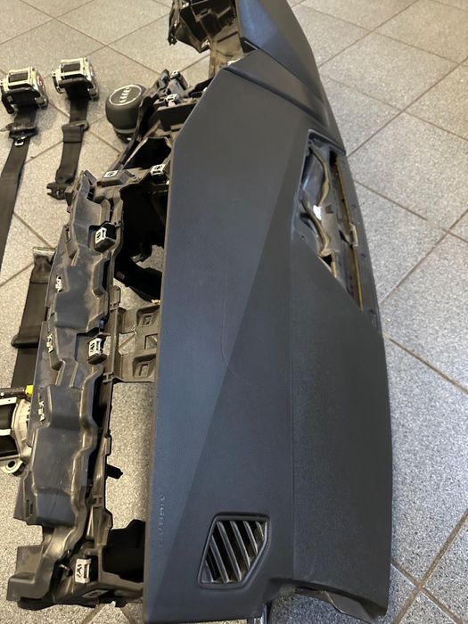 Audi a1 19r konsola Airbag deska pasy Oryginal