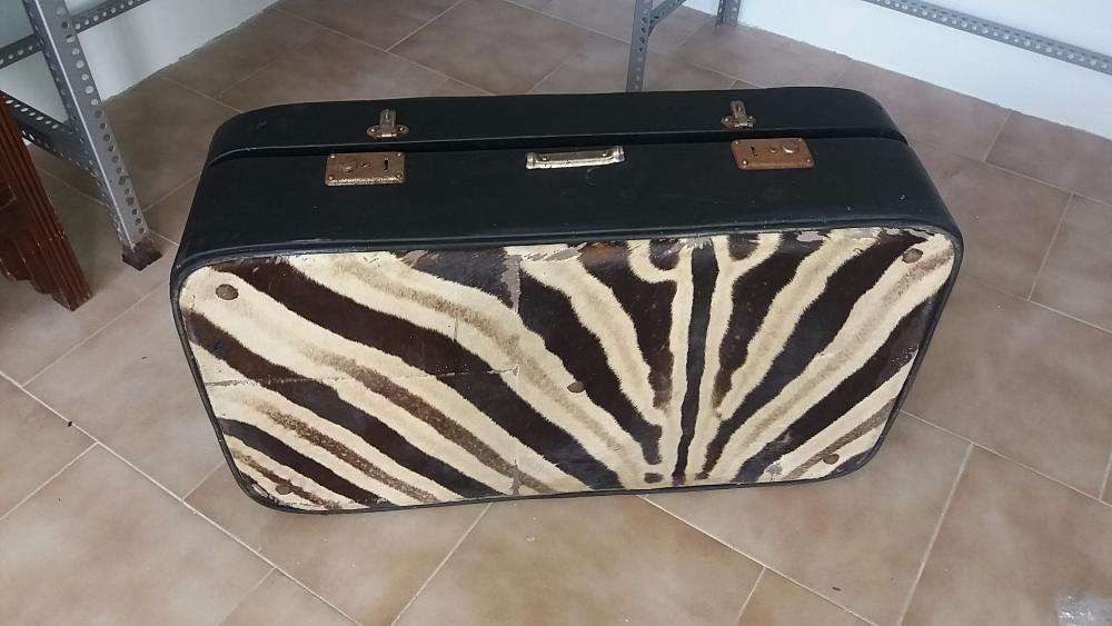 Mala de viagem vintage em pele de zebra genuína