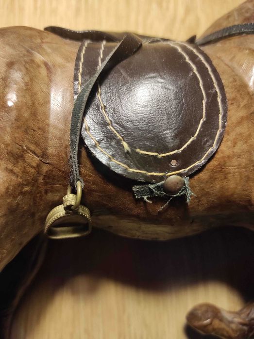 skurzana figurka konia vintage