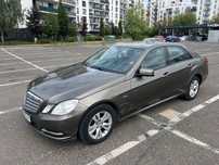 Mercedes-Benz Klasa E Samochód od zawsze w rodzinnym garażu, bezwypadkowy, stan na zdjeciach