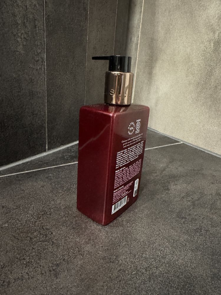 Dozownik na mydlo Rituals w pompce czerwone premium
