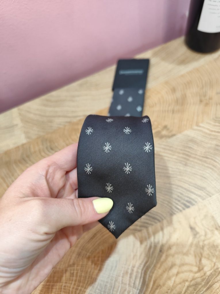 Krawat czarny w gwiazdki nowy dressmann
