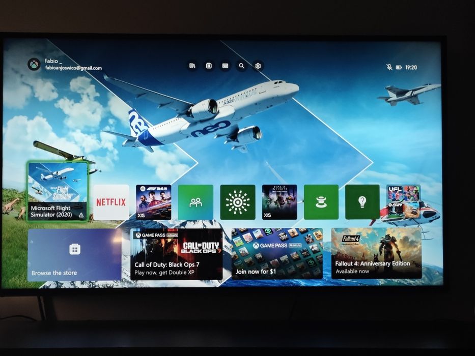 Xbox Series S 512Gb com 2 comandos baterias e carregador.