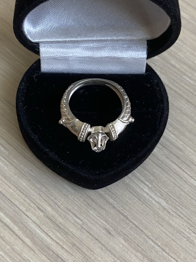 Серебряное кольцо