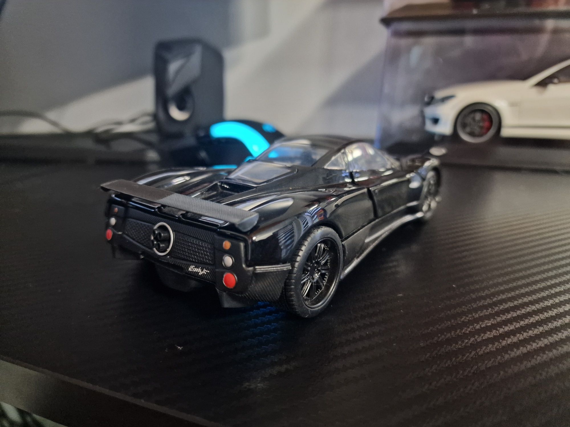 Pagani Zonda F 1:24