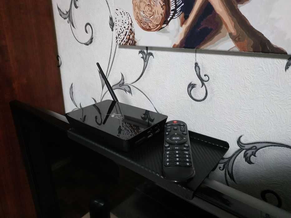 Підставка полиця на ТВ, монітор Поличка кішеня розміщення роутера т.ін