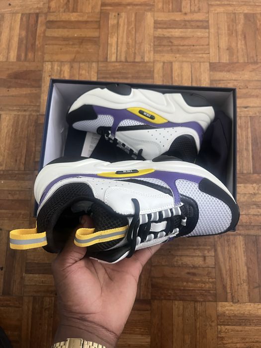 Dior B22 na caixa nunca usado