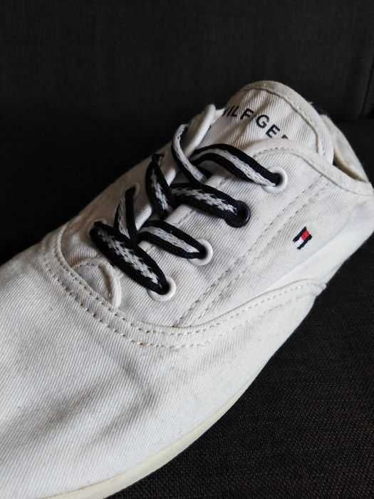 Tommy Hilfiger. Trampki damskie.