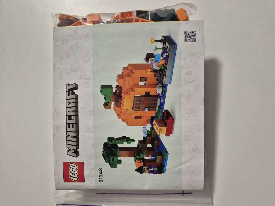 Конструктор LEGO Minecraft Гарбузова ферма (21248)