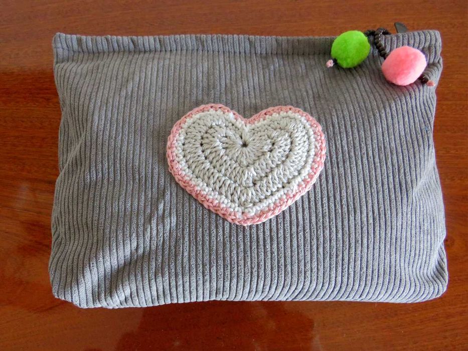 Bolsa em bombazine com crochê – 26 x 19 cm