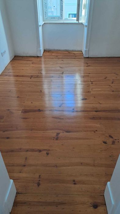 Arrendenda-se T2 Almirante Reis totalmente remodelado.