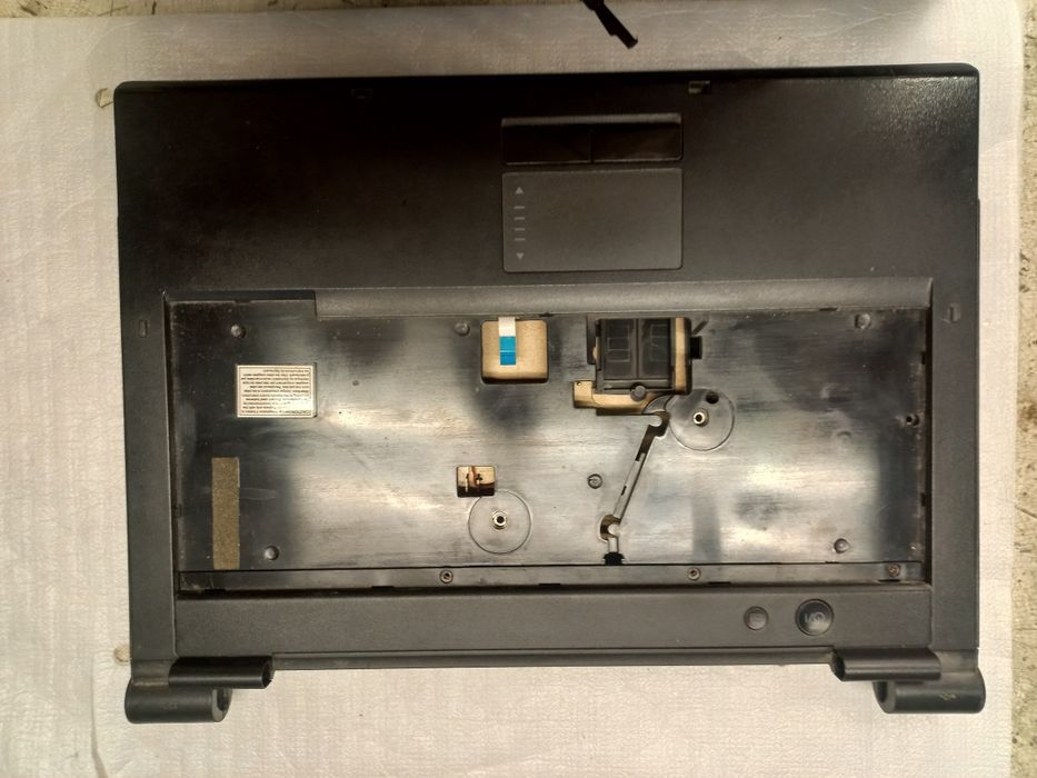 Продам ноутбук по запчастям samsung np-r18y. Цена за все