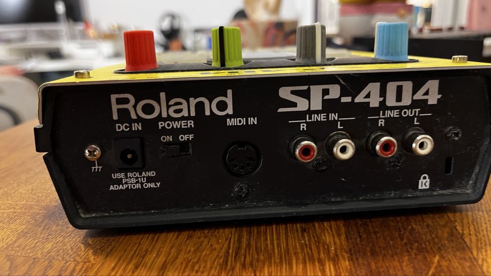 Roland SP-404 OG sampler - pierwsza wersja