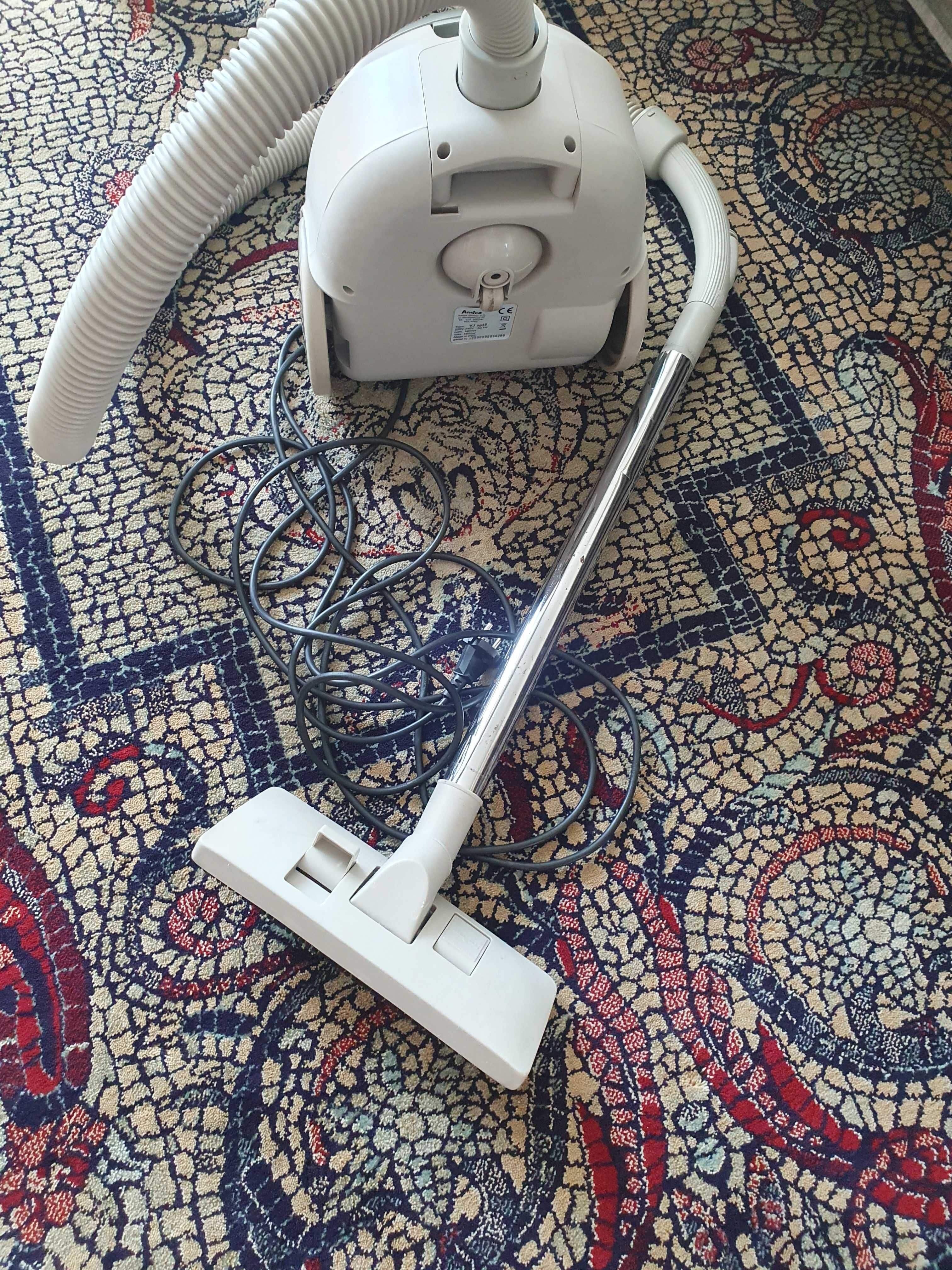 Odkurzacz Amica Qubis 1600W. AMICA QUBIS