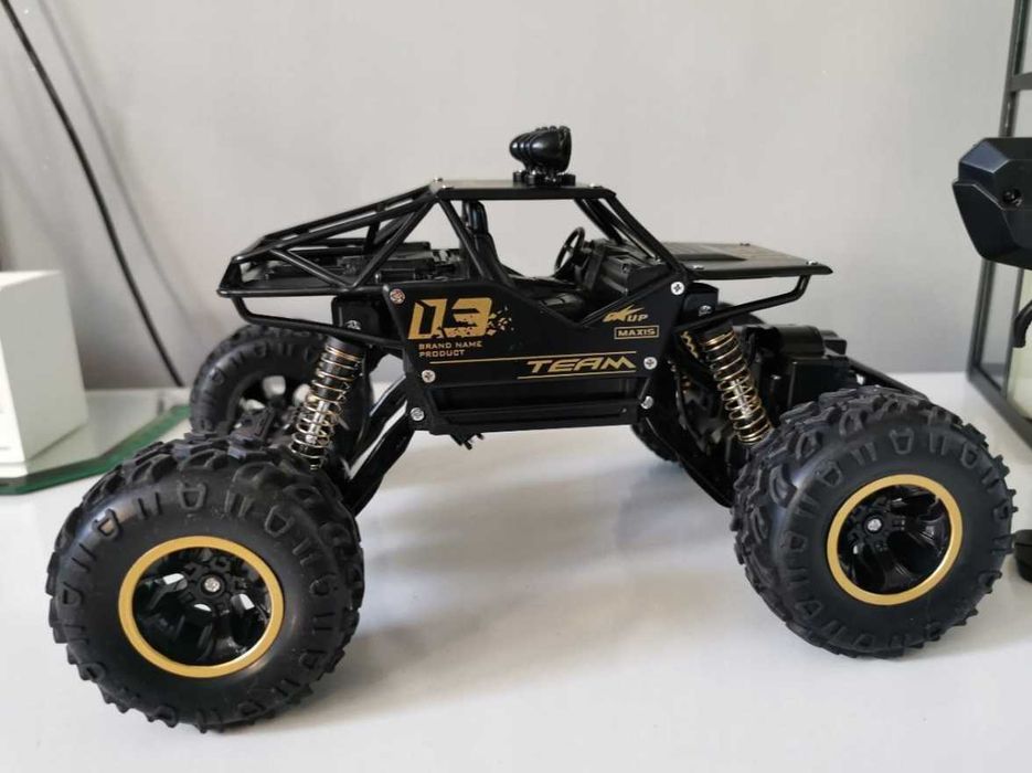 TERENOWY samochód RC 4X4 DOSTAWA GRATIS + akumulatory w zestawie