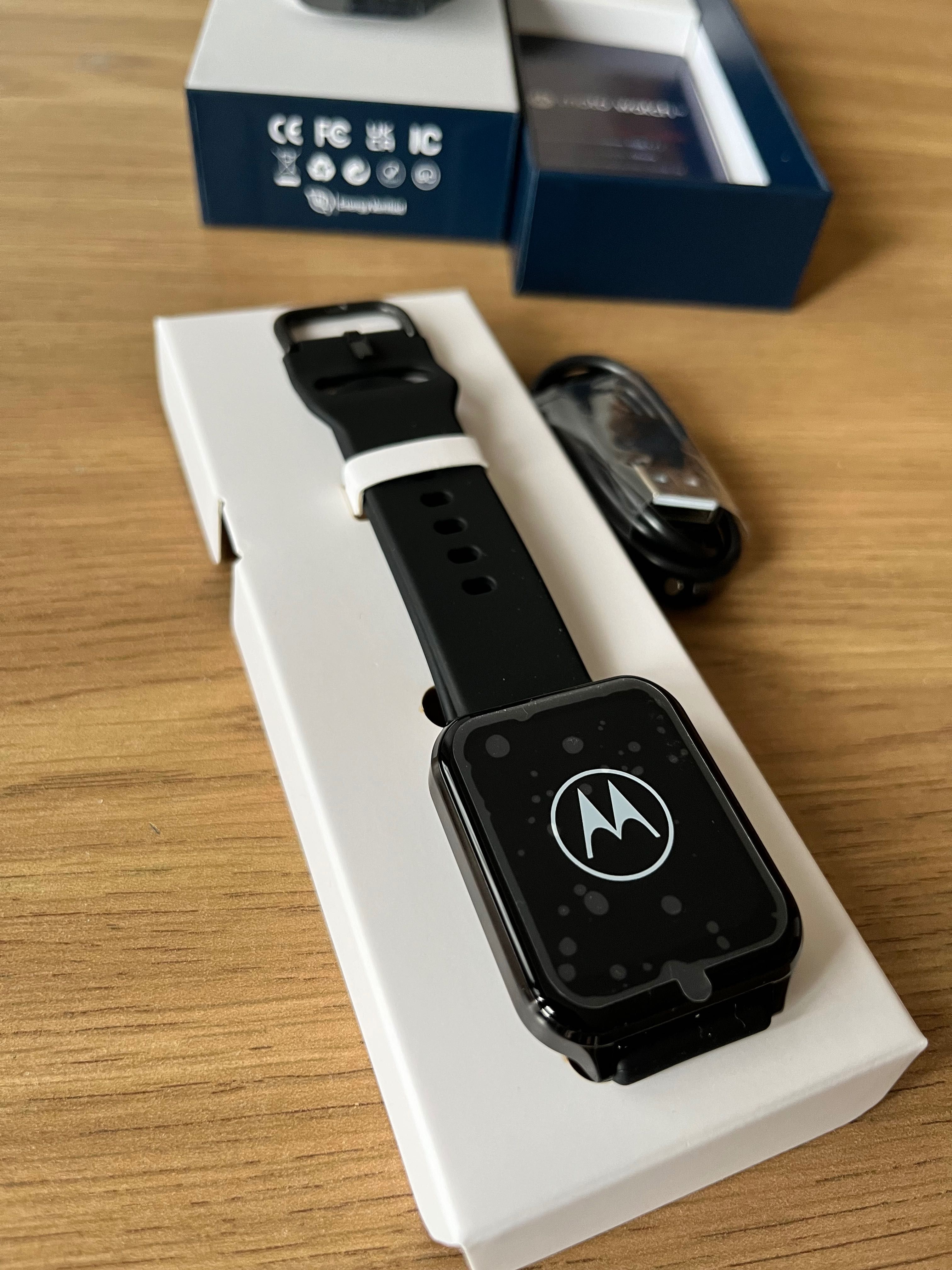 Zegarek fitness Motorola Moto Watch 70