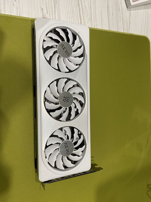 RTX 4060 GIGABYTE  AERO OC 8 GB гарантія від rozetka до 13.10.2026