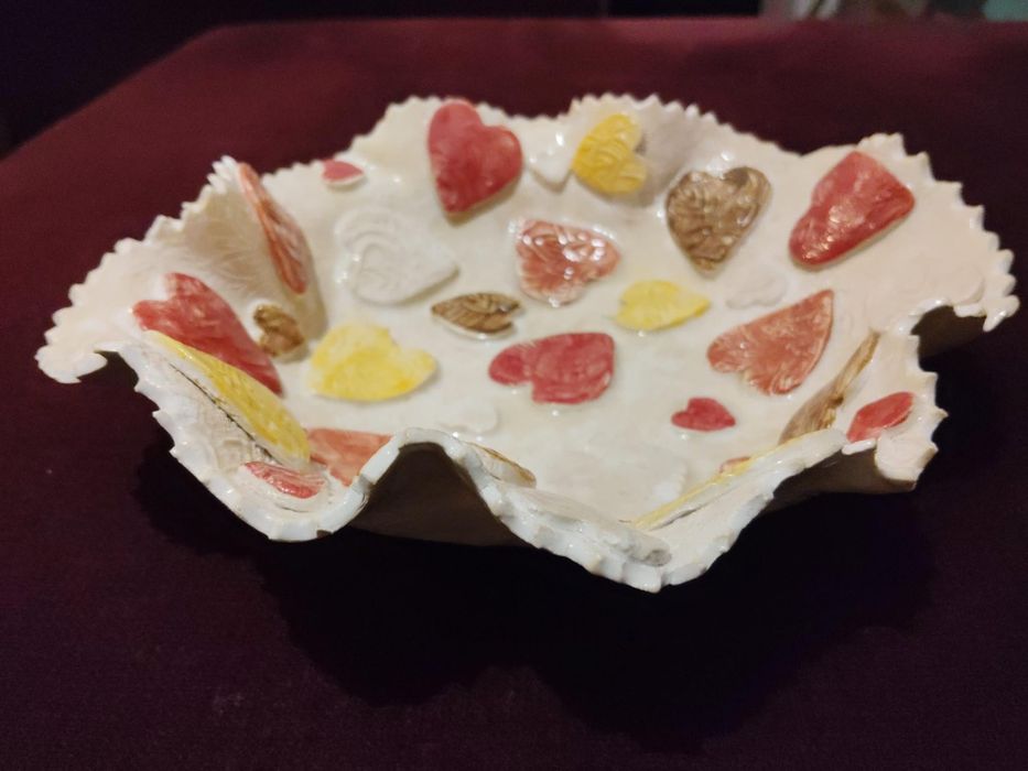 Niepowtarzalna, dekoracyjna miska w serca