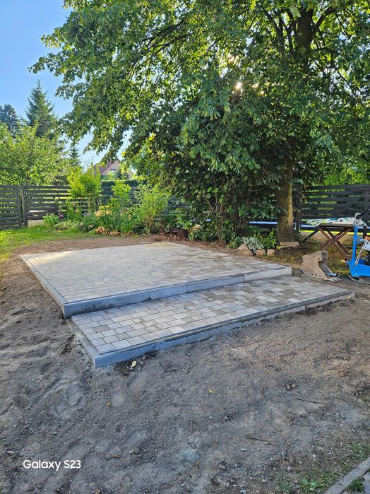 USŁUGI MINIKOPARKA Roboty ziemne Równanie Wykopy Utwardzanie podjazdu