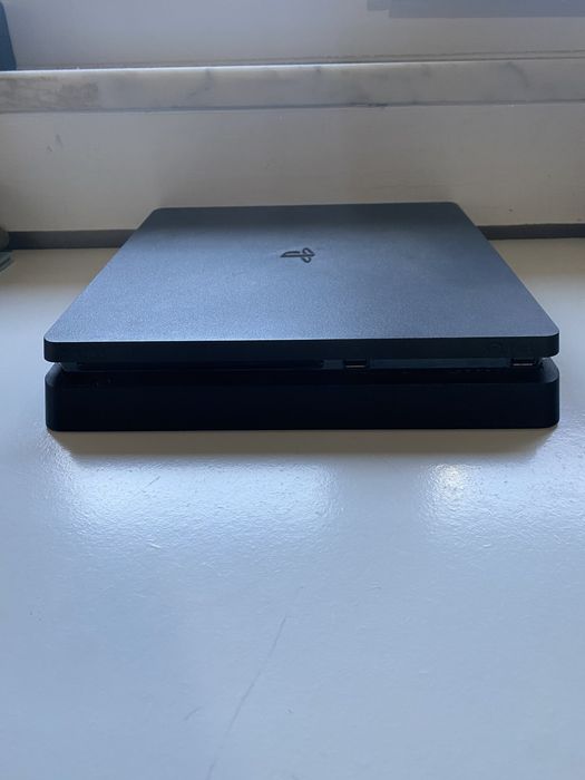 Ps4 nova sem garantia em otimo estado