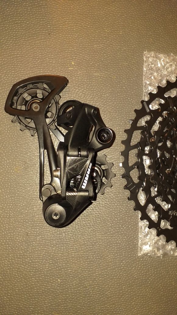 Grupo Sram SX + travões Sram Level