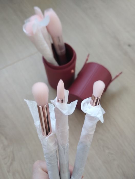 Nowe pędzle Douglas zestaw 7 szt.