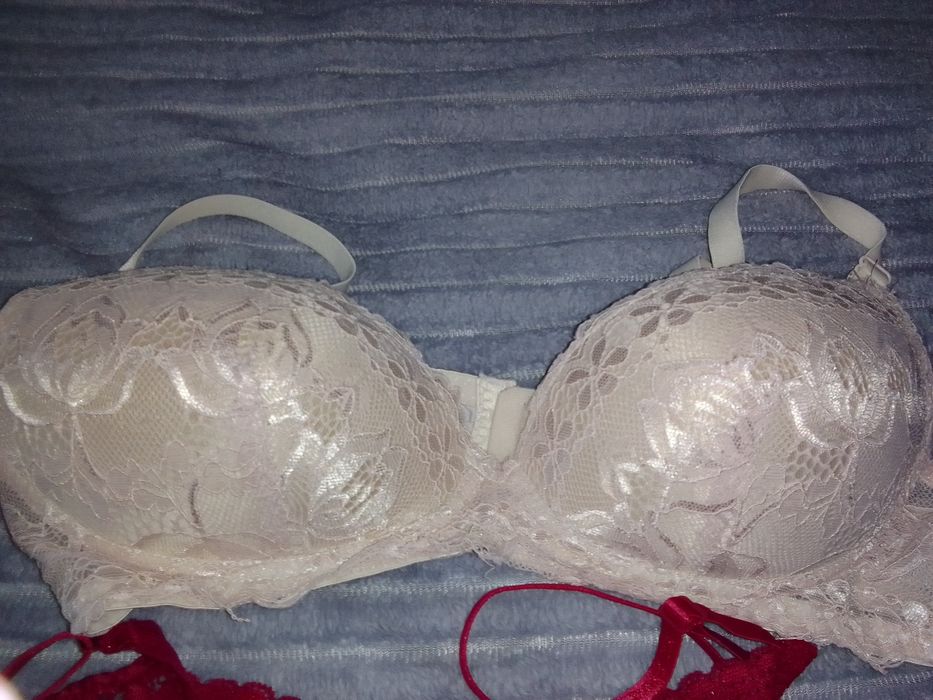 Biustonosz nowy zaciasny