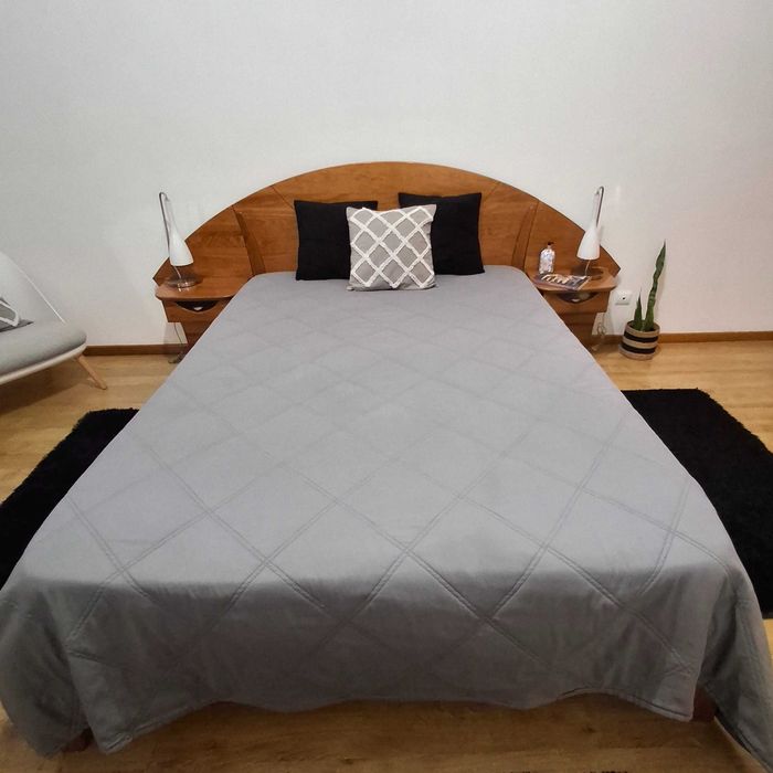 Mobília de Quarto Pinho Maciço