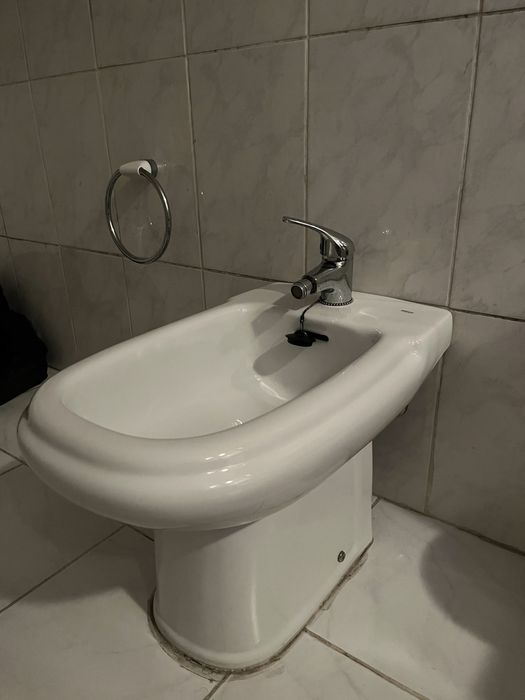 Conjunto de louça de casa de banho