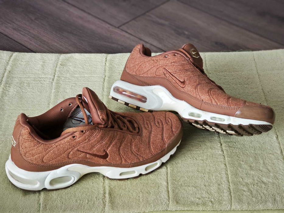 Nike Air Max Plus 806262-200 US 9.5 EUR 43