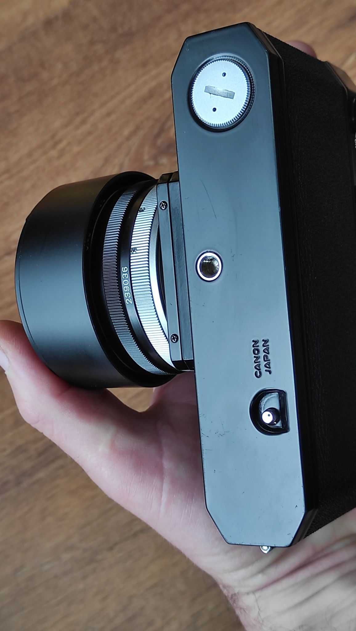 Aparat analog. Canon F1 old z obiektywem Canon FD 1.4 + dodatki [MINT]