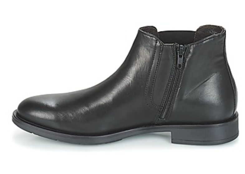 Botas cano baixo para homem. Fecho e elástico nas laterais.