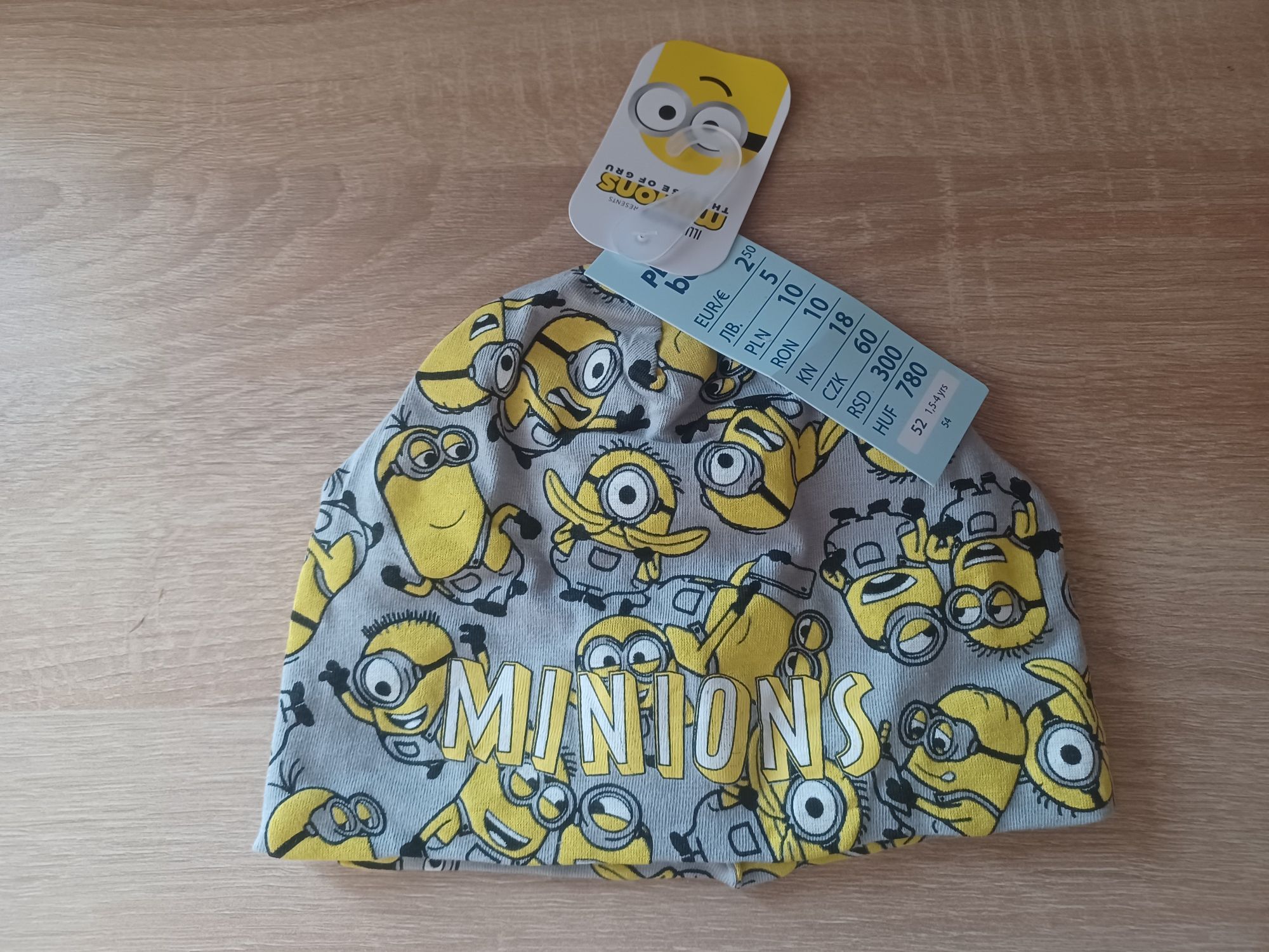 Nowa czapka z minionkiem