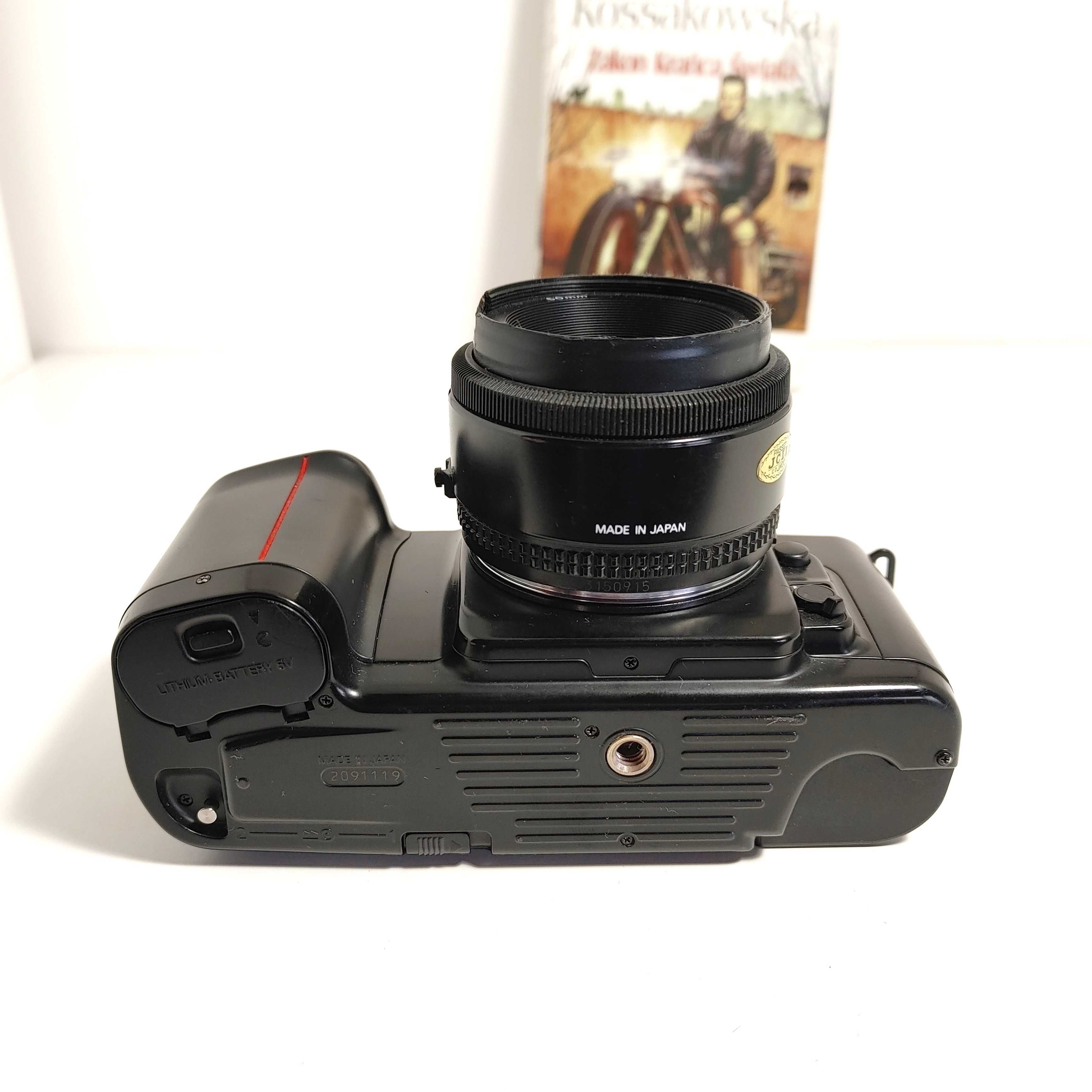 Analogowa Lustrzanka Nikon F-601  Quartz Date AF z NIKKOR 50 mm 1:1,8