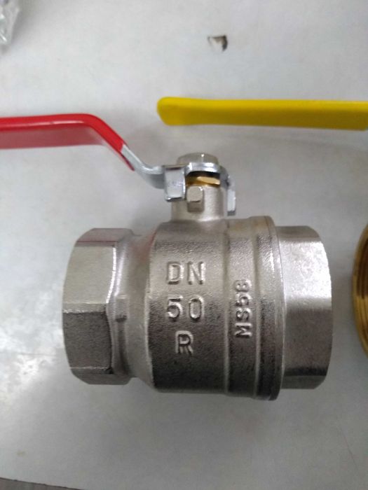 Крани 2 дюйма Польща і Італія