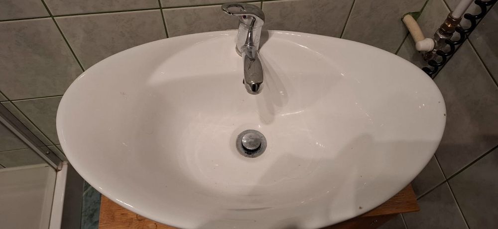 Umywalka z baterią plus szafka