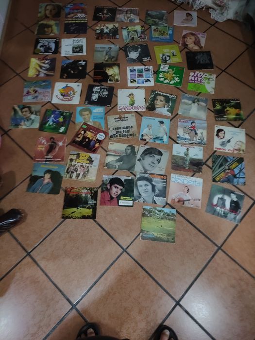 Discos antigos com vários cantores